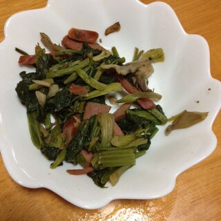 ほうれん草、舞茸、ウィンナーのソテー